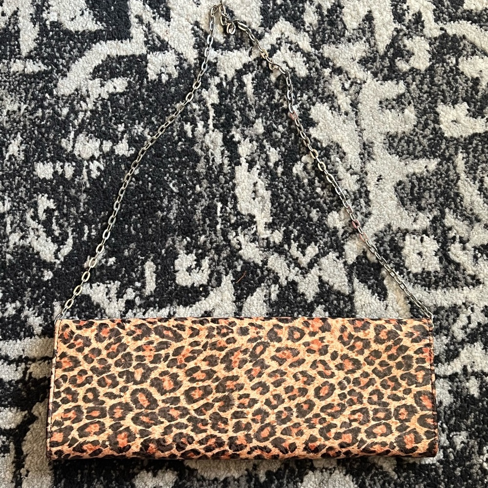 Leopard Clutch - Picture 2 of 4